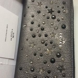 COACH 59489 ZIP AROUND STAR STUDDED WALLET